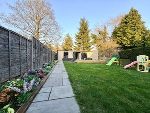 Photo 16- click for photo gallery